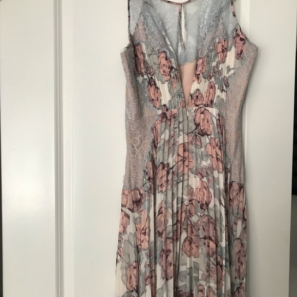 BCBG Misty Pleated Floral Dress size 0 - Picture 7 of 7
